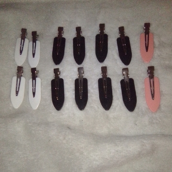 Set of Hair Clips in Black, White, and Pink 14 Clips - Picture 1 of 1